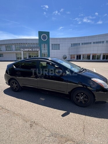 Toyota Prius-3