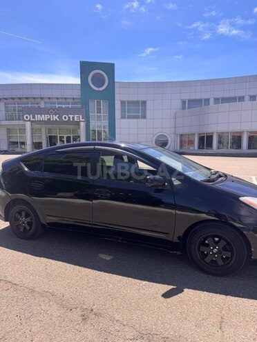 Toyota Prius-5