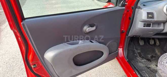 Nissan Micra-12