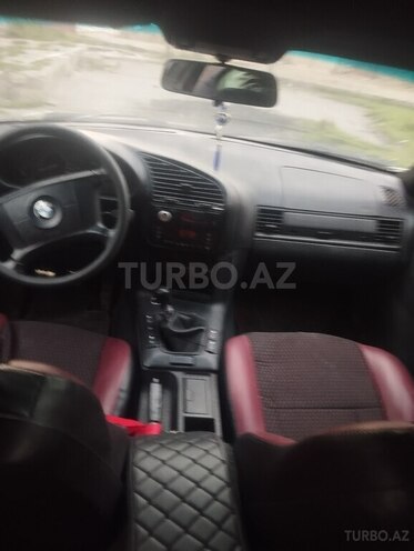 BMW 320-4