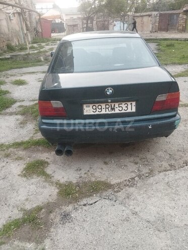 BMW 320-3