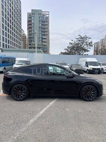 Tesla Model Y-5