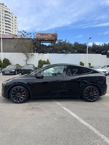 Tesla Model Y-2