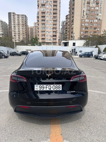 Tesla Model Y-7