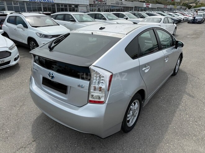 Toyota Prius-6