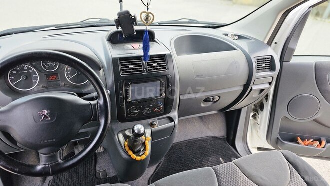 Peugeot Expert-9