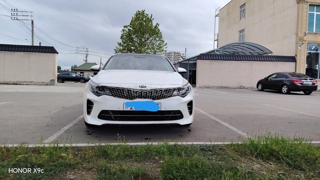 Kia K5-1