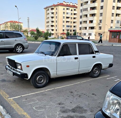 LADA (VAZ) 2107-2