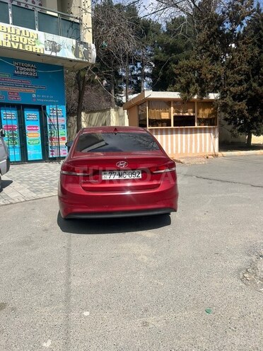 Hyundai Elantra-3