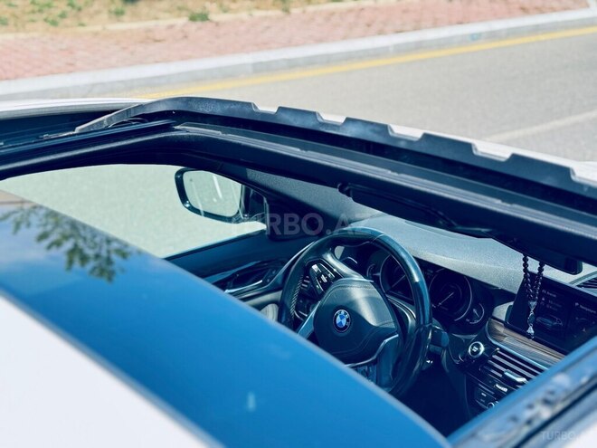 BMW 530e-11