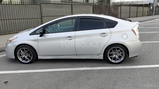 Toyota Prius-2