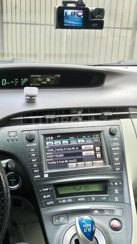 Toyota Prius-11
