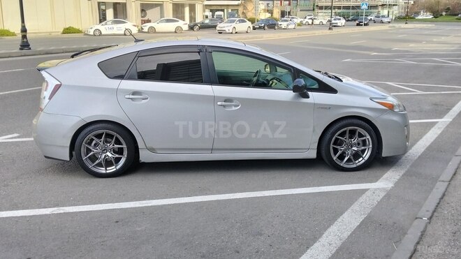 Toyota Prius-7