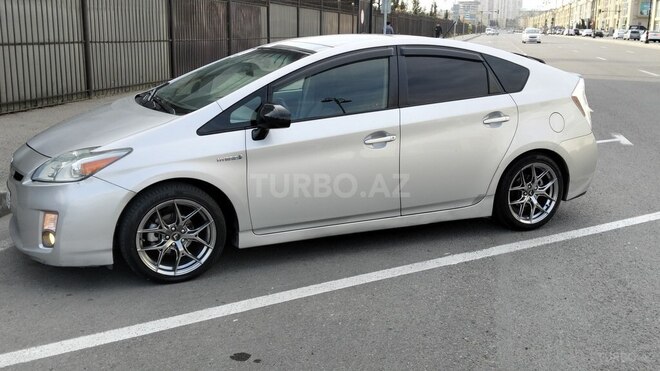 Toyota Prius-8