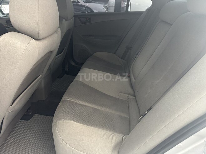 Hyundai Sonata-11