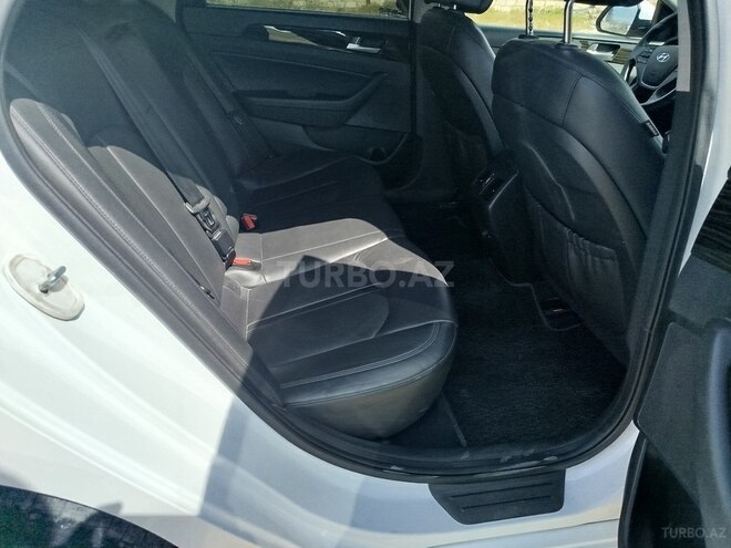 Hyundai Sonata-9