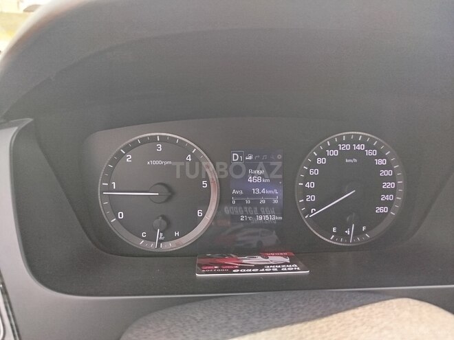 Hyundai Sonata-11