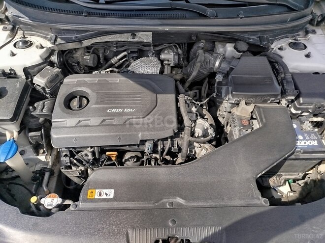 Hyundai Sonata-12