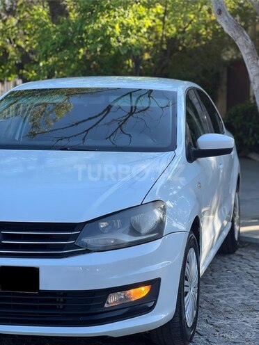 Volkswagen Polo-2