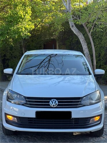 Volkswagen Polo-1