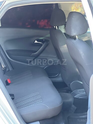 Volkswagen Polo-11