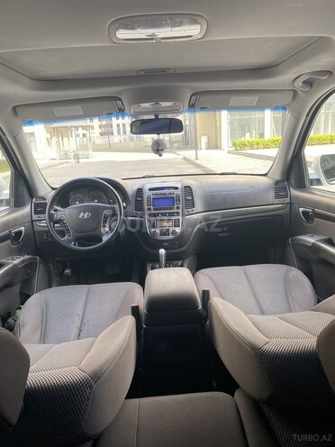 Hyundai Santa Fe-13