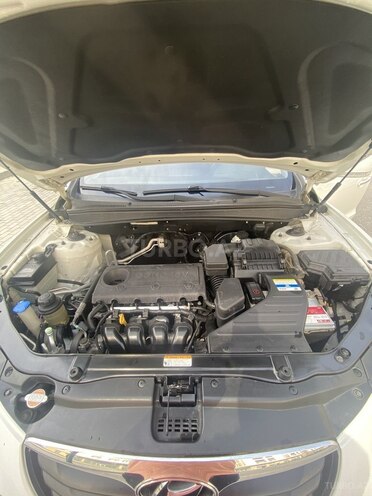 Hyundai Santa Fe-15