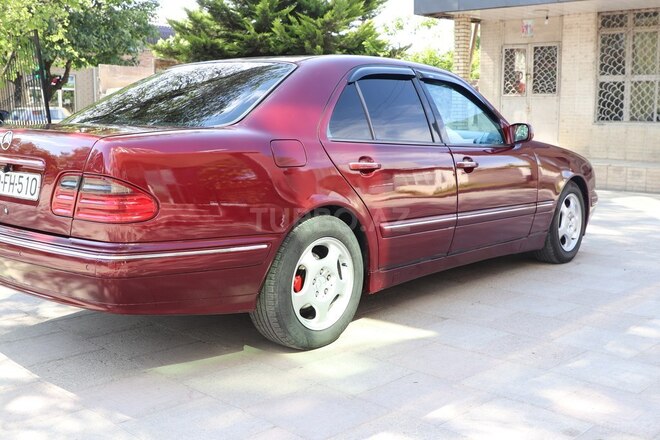 Mercedes E 220-7
