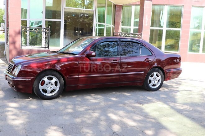 Mercedes E 220-5