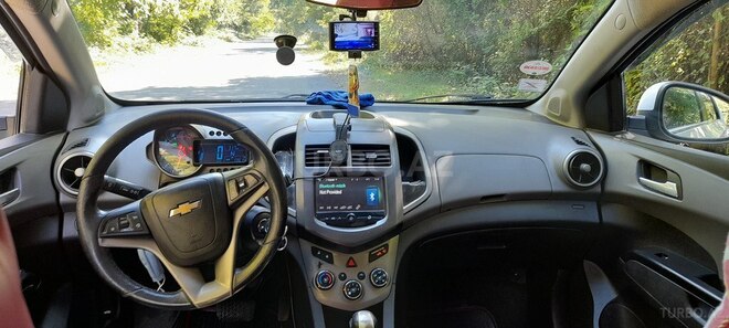 Chevrolet Aveo-3