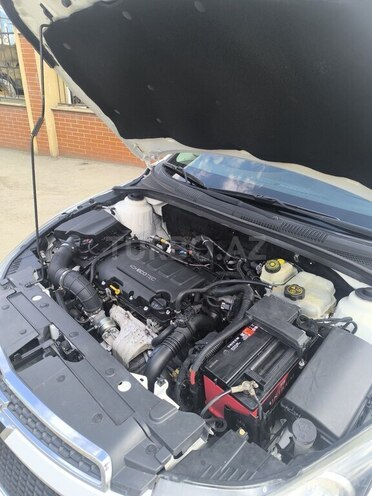 Chevrolet Cruze-9