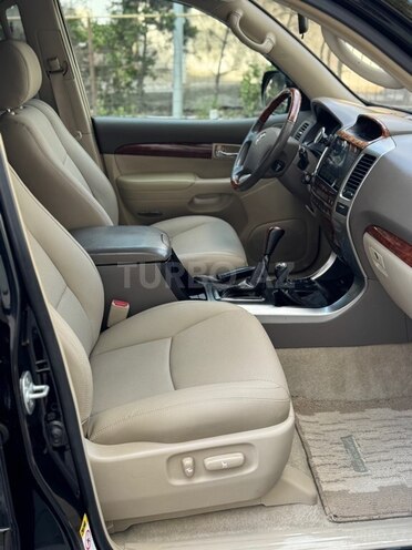 Toyota Land Cruiser Prado-8