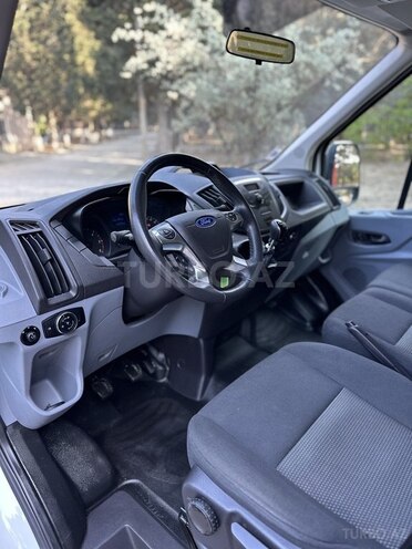 Ford Transit-11