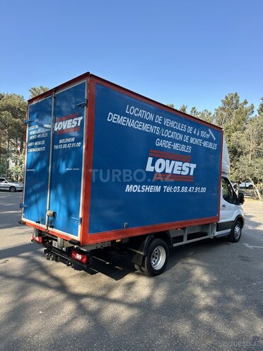 Ford Transit-7
