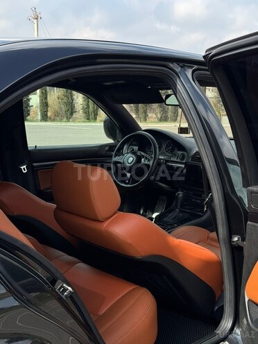 BMW 525-12