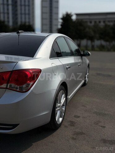 Chevrolet Cruze-11