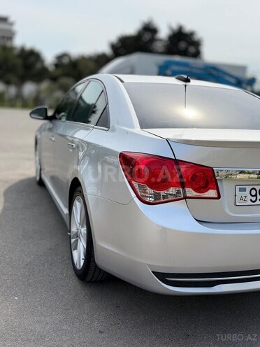 Chevrolet Cruze-16