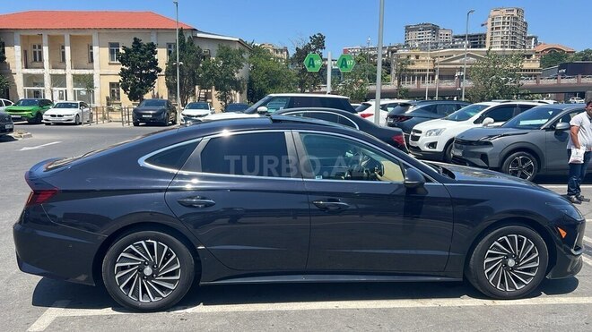 Hyundai Sonata-4