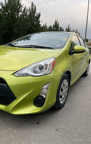 Toyota Prius C-3