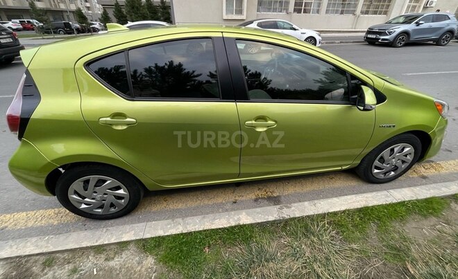 Toyota Prius C-4