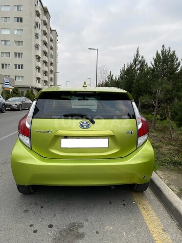 Toyota Prius C-6