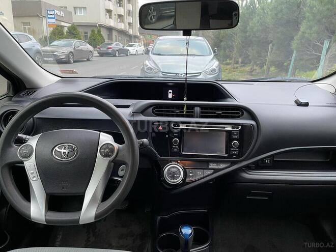 Toyota Prius C-7