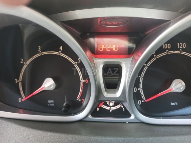 Ford Fiesta-17