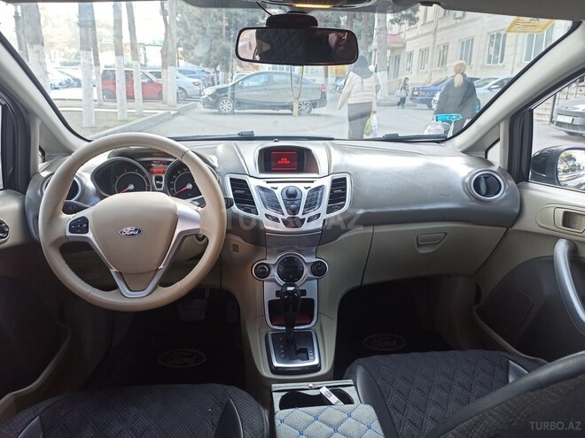 Ford Fiesta-15