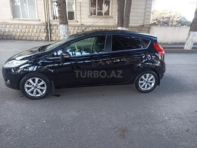 Ford Fiesta-10