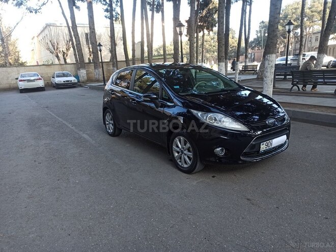 Ford Fiesta-12