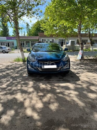 Hyundai Elantra-2