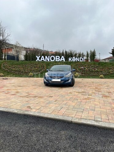 Hyundai Elantra-1