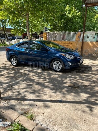 Hyundai Elantra-3