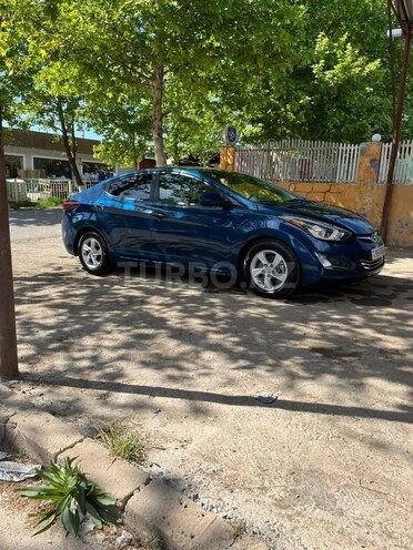 Hyundai Elantra-4